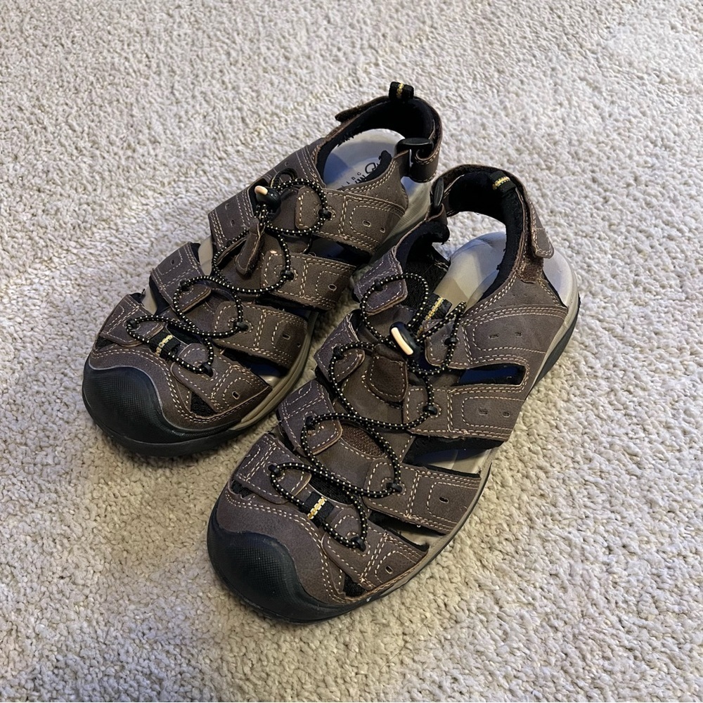 Men’s Magellan outdoors brown sandals size 7
